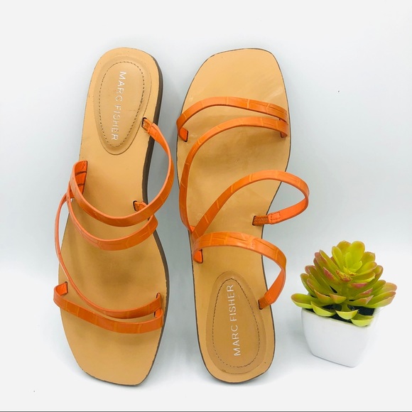 Marc Fisher Strappy Flats Slip on Sandals - Picture 4 of 8